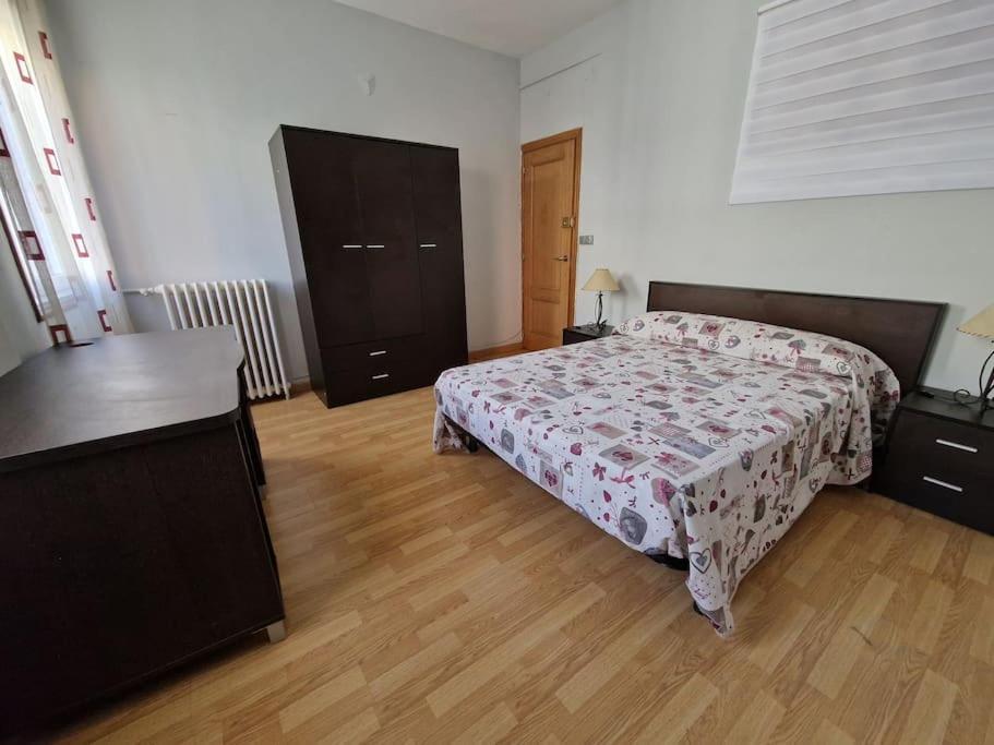 Apartmán Piso En Estacion De Monforte De Lemos Exteriér fotografie
